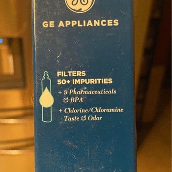 Unboxing GE replacement fridge water filter
