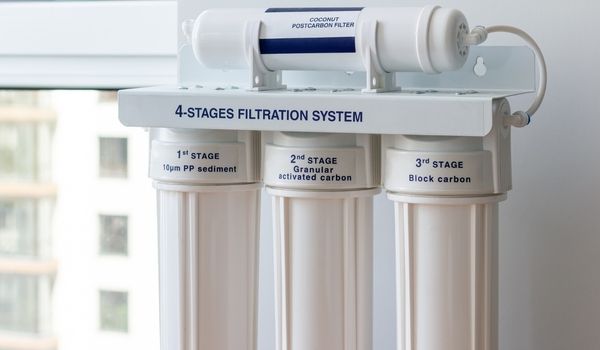 How under-sink water filtration systems work