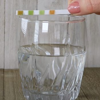 how to test your tap water for Chlorine using water test strips.