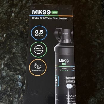 Frizzlife MK99 under sink water filter retail box showing 0.5 micron rating, quick change, and eco-friendly design